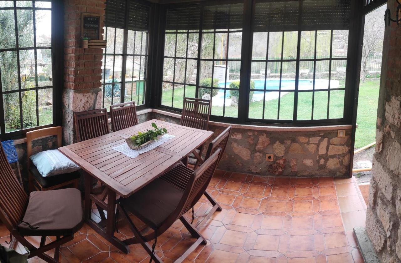 Caspueñas Casa Rural El Eden Del Ungria מראה חיצוני תמונה